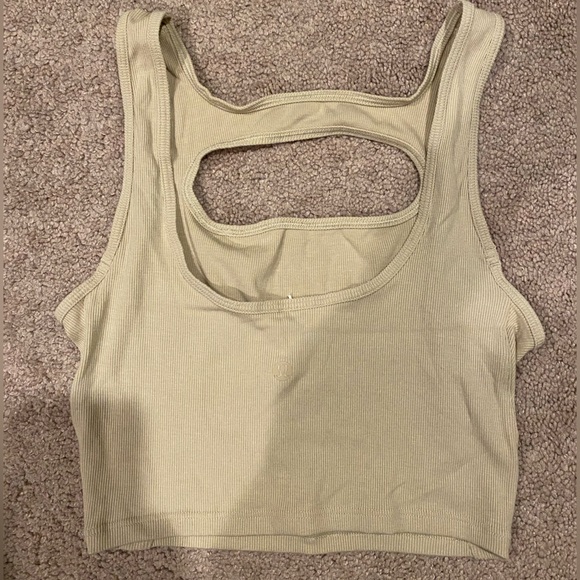 Lululemon front cut out tank top, size 6 - Picture 2 of 3